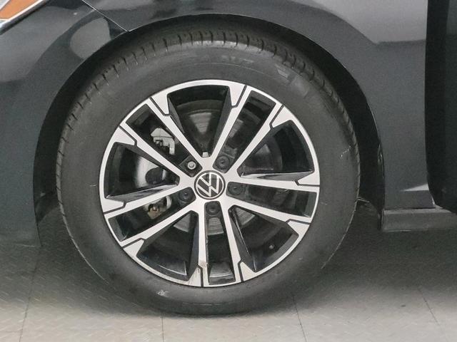 Photo of 2024 Deep Black Pearl Volkswagen Jetta