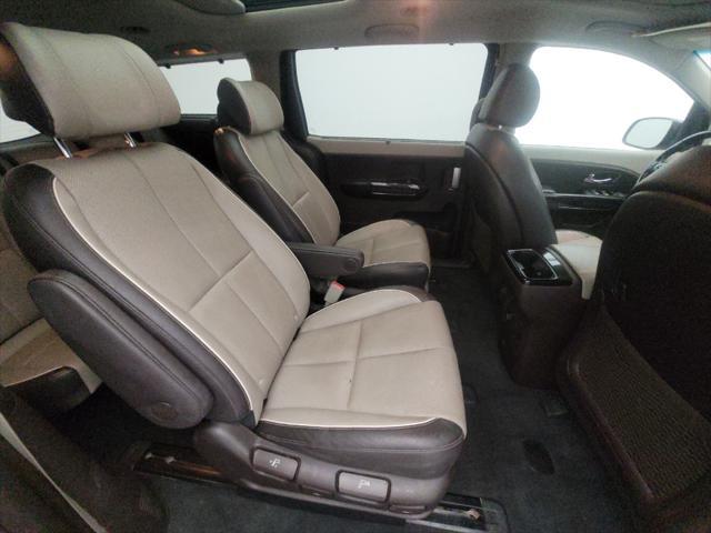 Photo of 2015 Deep Formal Blue Kia Sedona