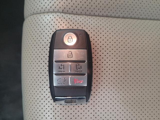 Photo of 2015 Deep Formal Blue Kia Sedona