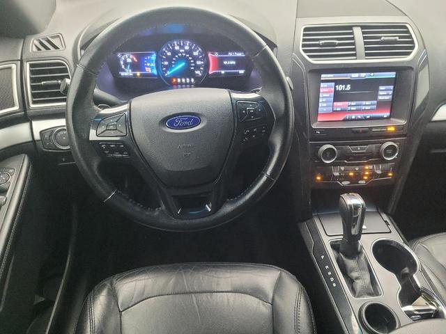 Photo of 2016 Blue Jeans Metallic Ford Explorer