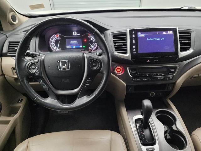 Photo of 2017 White Diamond Pearl Honda Pilot