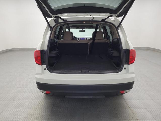 Photo of 2017 White Diamond Pearl Honda Pilot