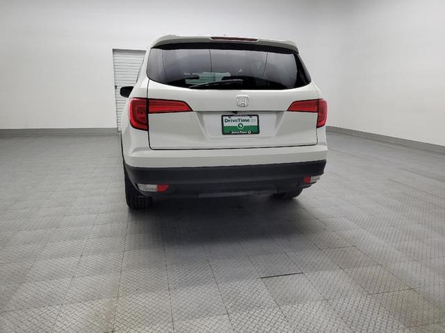 Photo of 2017 White Diamond Pearl Honda Pilot