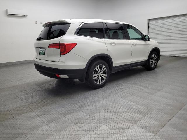 Photo of 2017 White Diamond Pearl Honda Pilot