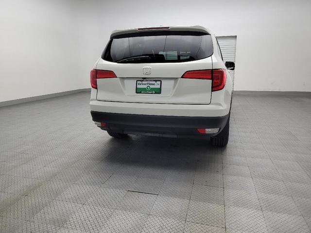 Photo of 2017 White Diamond Pearl Honda Pilot