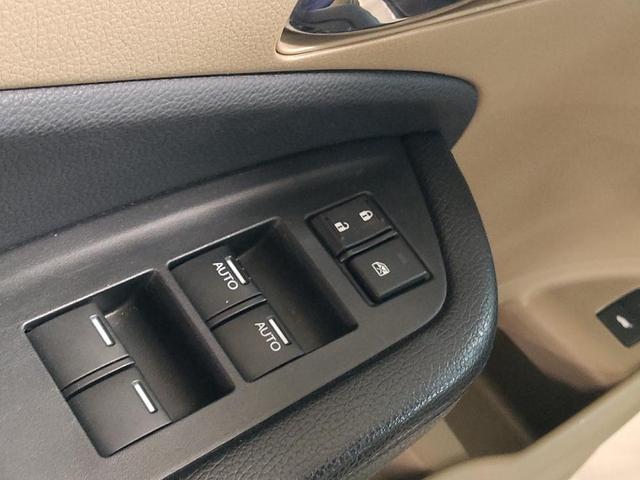 Photo of 2017 White Diamond Pearl Honda Pilot