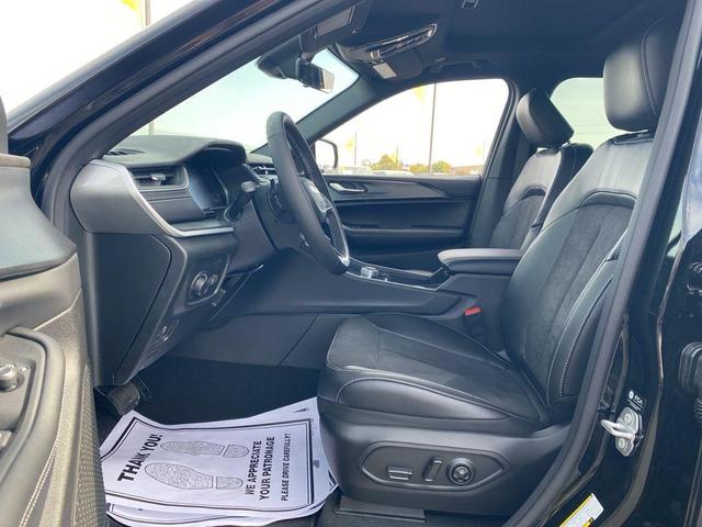 Photo of 2025 Diamond Black Jeep Grand Cherokee