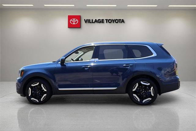 Photo of 2024 Midnight Lake Blue Kia Telluride