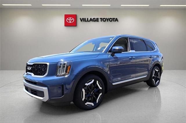 Photo of 2024 Midnight Lake Blue Kia Telluride