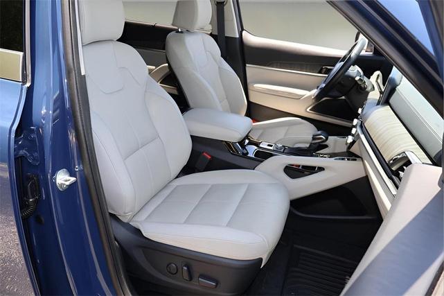 Photo of 2024 Midnight Lake Blue Kia Telluride