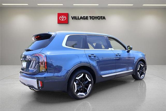 Photo of 2024 Midnight Lake Blue Kia Telluride