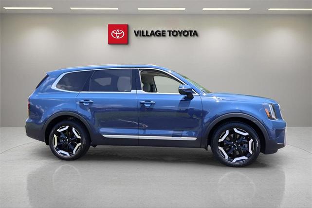 Photo of 2024 Midnight Lake Blue Kia Telluride