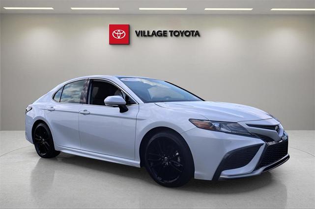 Photo of 2024 Wind Chill Pearl Toyota Camry