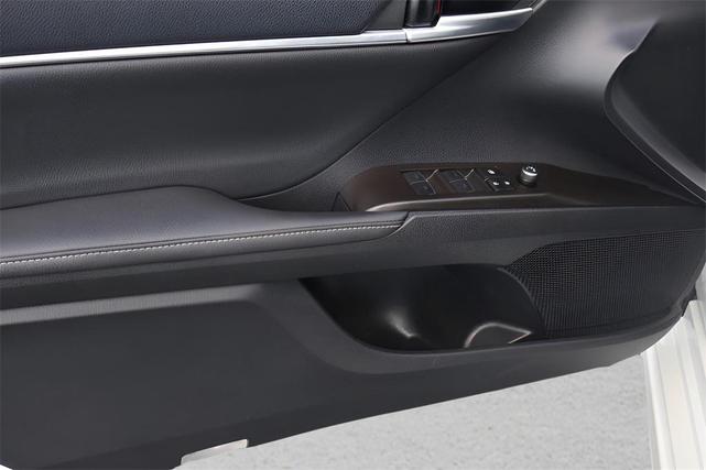 Photo of 2024 Wind Chill Pearl Toyota Camry