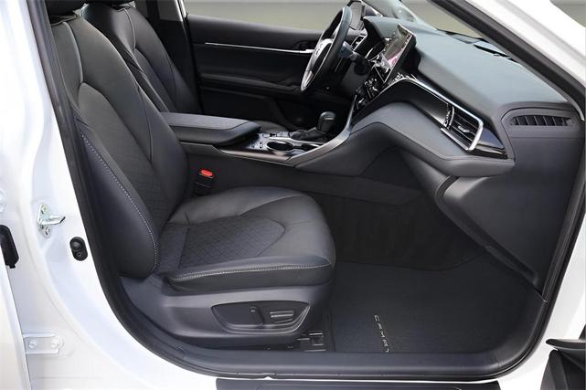 Photo of 2024 Wind Chill Pearl Toyota Camry