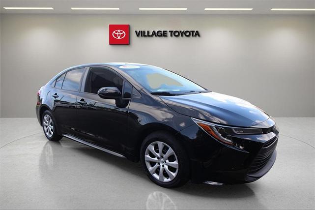 Photo of 2023 Midnight Black Metallic Toyota Corolla