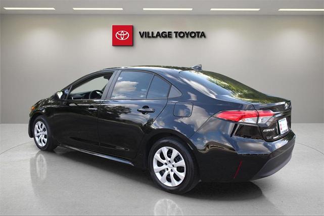 Photo of 2023 Midnight Black Metallic Toyota Corolla
