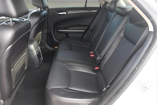 Photo of 2019 Silver Mist Clearcoat Chrysler 300