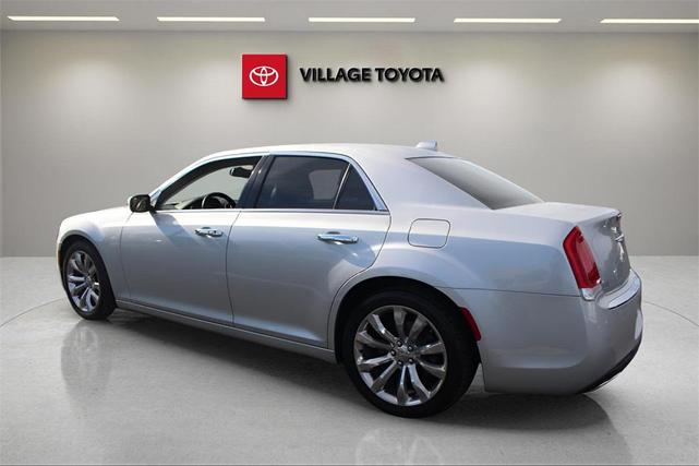 Photo of 2019 Silver Mist Clearcoat Chrysler 300