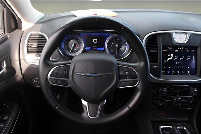 Photo of 2019 Silver Mist Clearcoat Chrysler 300
