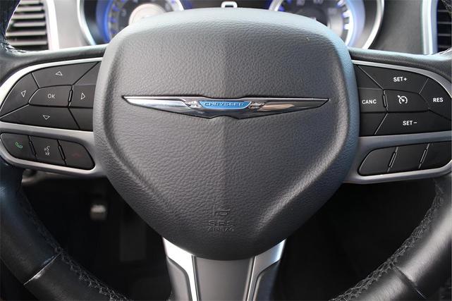 Photo of 2019 Silver Mist Clearcoat Chrysler 300