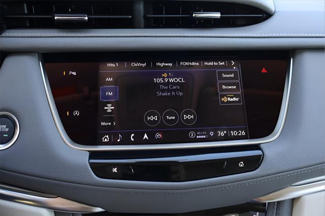 Photo of 2025 Crystal White Tricoat Cadillac XT5