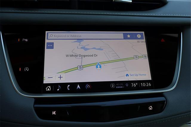 Photo of 2025 Crystal White Tricoat Cadillac XT5