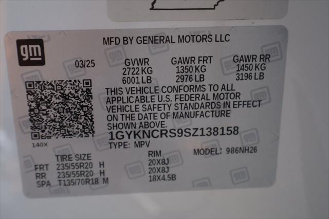 Photo of 2025 Crystal White Tricoat Cadillac XT5