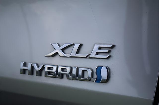 Photo of 2021 Celestial Silver Metallic Toyota Sienna