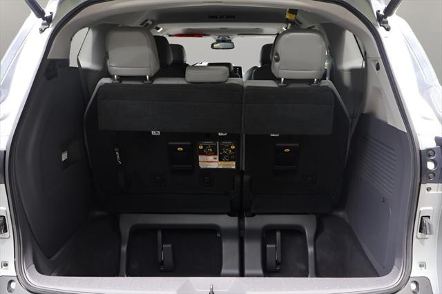 Photo of 2021 Celestial Silver Metallic Toyota Sienna