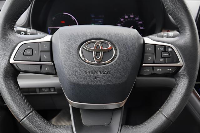 Photo of 2021 Celestial Silver Metallic Toyota Sienna