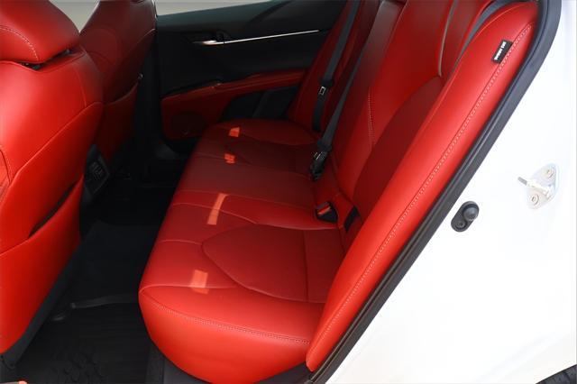 Photo of 2024 Wind Chill Pearl/Midnight Black Metallic Toyota Camry