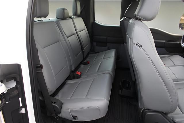 Photo of 2023 Oxford White Ford F-250