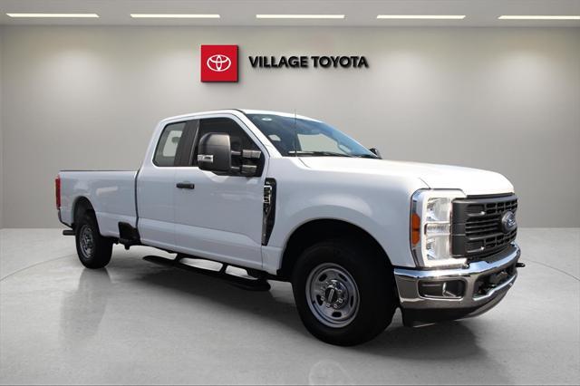 Photo of 2023 Oxford White Ford F-250