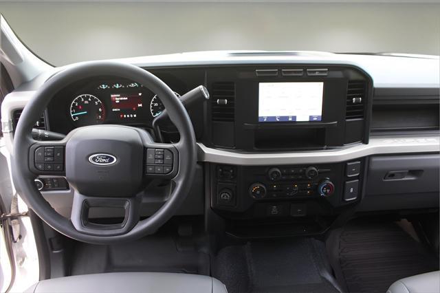 Photo of 2023 Oxford White Ford F-250