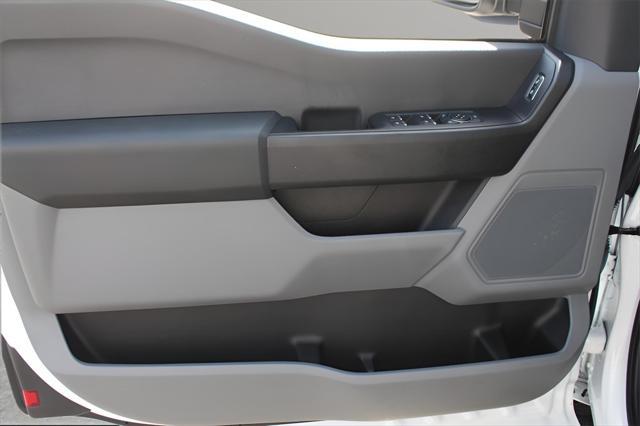 Photo of 2023 Oxford White Ford F-250