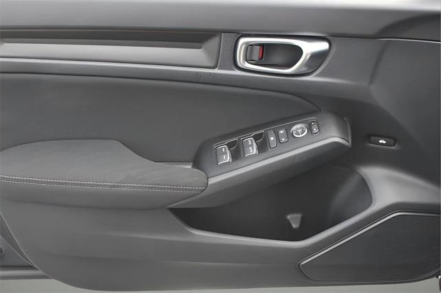 Photo of 2022 Gray Pearl Honda Civic