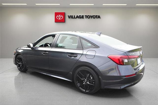 Photo of 2022 Gray Pearl Honda Civic