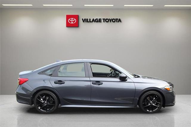Photo of 2022 Gray Pearl Honda Civic