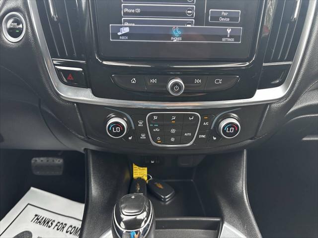 Photo of 2018 Silver Ice Metallic Chevrolet Traverse