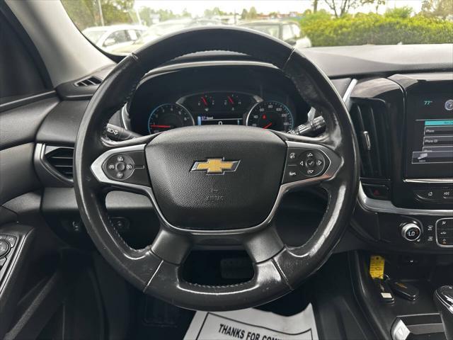 Photo of 2018 Silver Ice Metallic Chevrolet Traverse