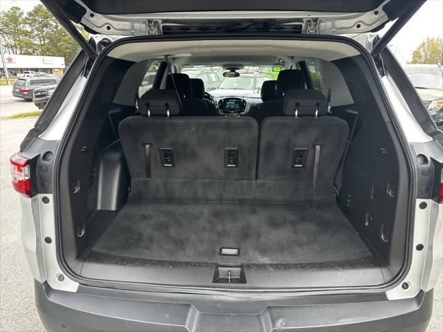 Photo of 2018 Silver Ice Metallic Chevrolet Traverse