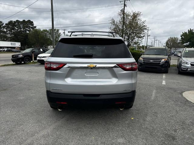 Photo of 2018 Silver Ice Metallic Chevrolet Traverse