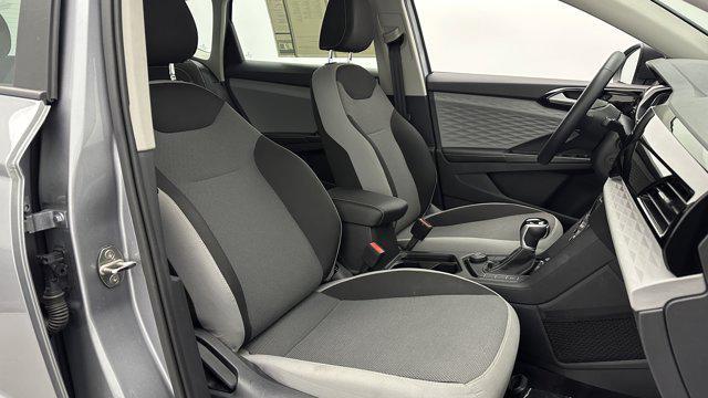 Photo of 2024 Platinum Gray Metallic Volkswagen Taos
