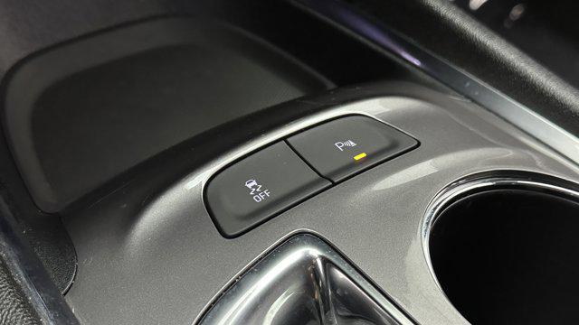 Photo of 2025 Summit White Chevrolet Malibu