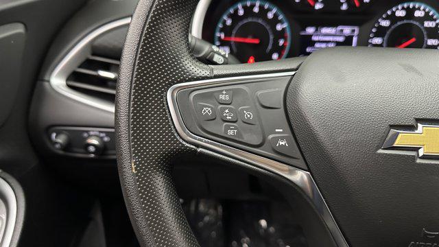 Photo of 2025 Summit White Chevrolet Malibu