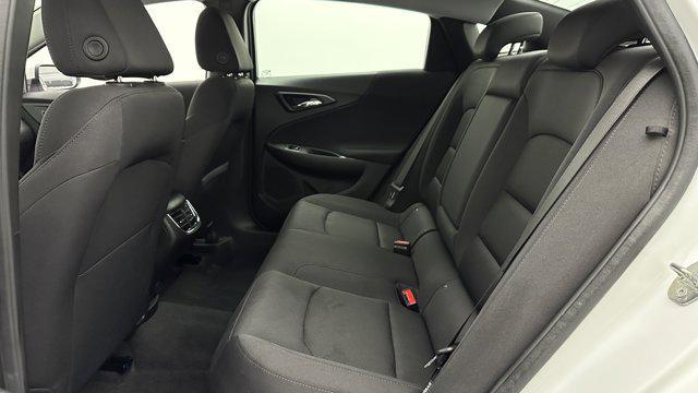Photo of 2025 Summit White Chevrolet Malibu