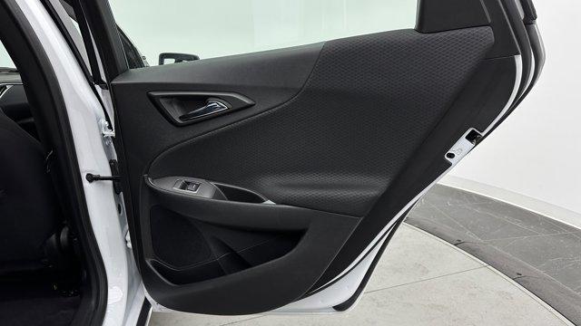 Photo of 2025 Summit White Chevrolet Malibu