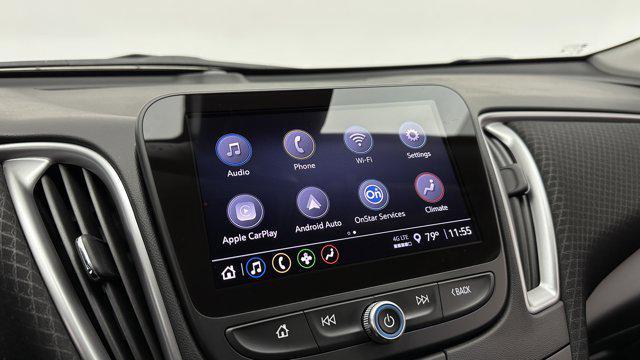 Photo of 2025 Summit White Chevrolet Malibu