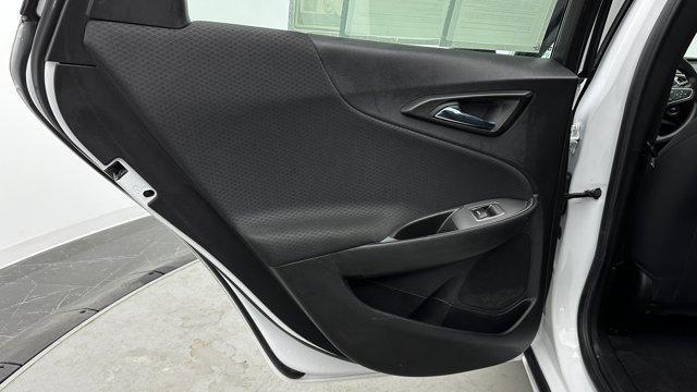 Photo of 2025 Summit White Chevrolet Malibu